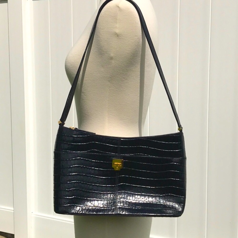 Vintage Etienne Aigner Black Leather Shoulder Bag with Textured Finish - Picture 10 of 16